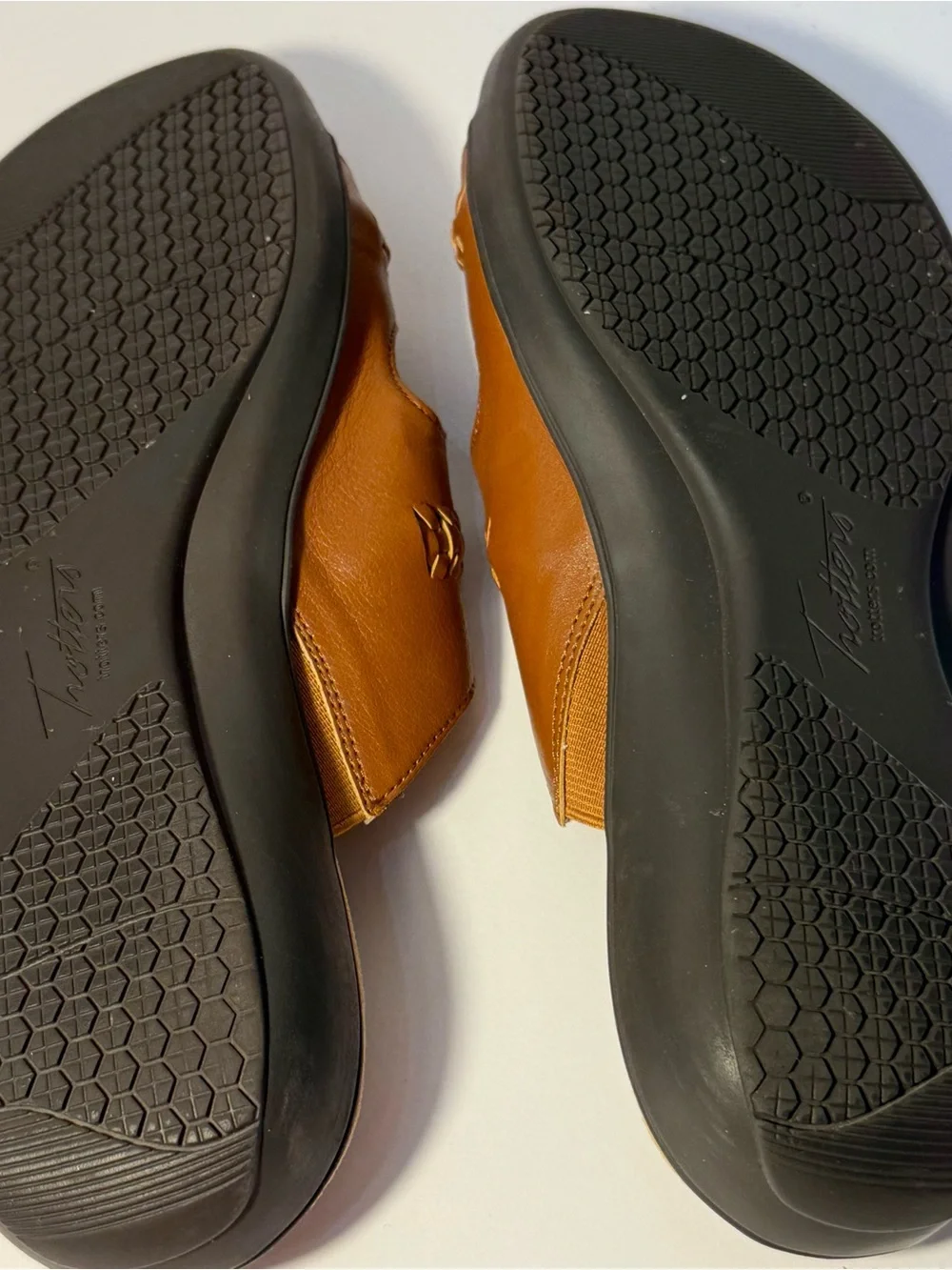 Trotters Ruthie Tan Brown Slide Sandals - Braided Straps Sz 9.5